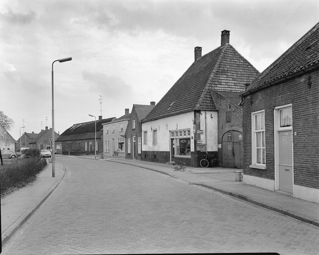 Met straatbeeld – Mierlo – 20159188 – RCE.jpg