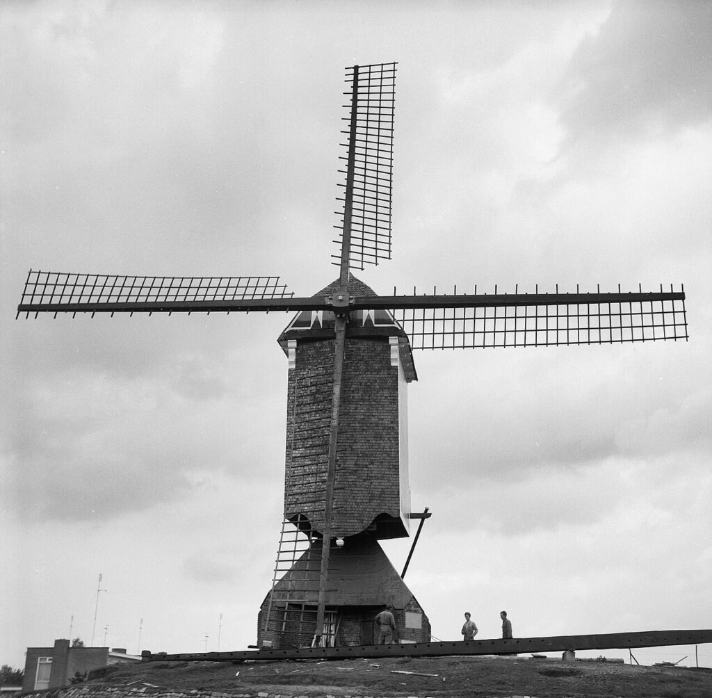 Standaardmolen, in herstel – Mierlo – 20159197 – RCE.jpg