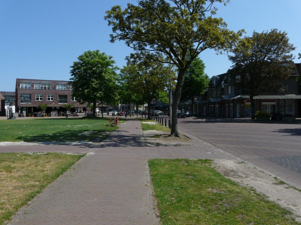 Molenpassage en Dorpsstraat in Mierlo